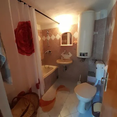 тракия Къща за гости 2*
