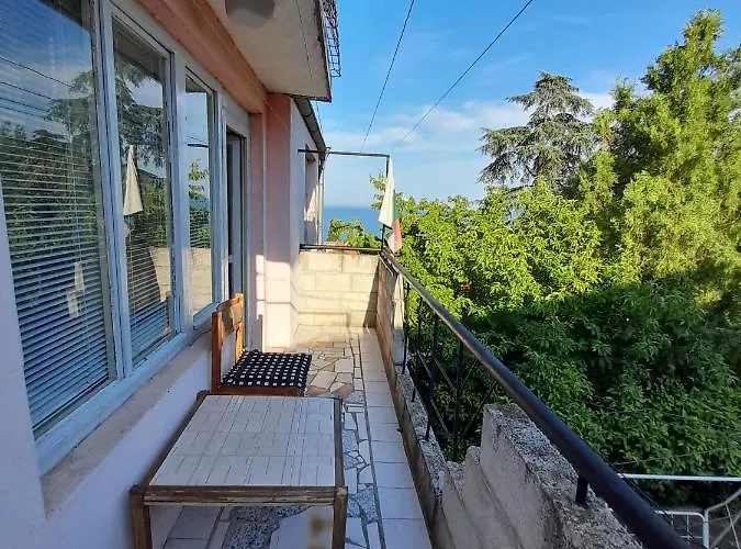 Trakia בית הארחה 2*