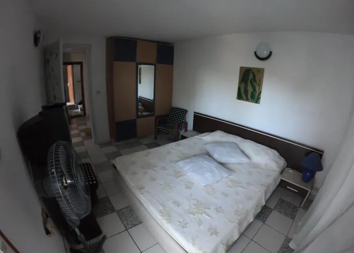 בית הארחה Trakia 2*