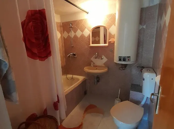 Trakia בית הארחה 2*