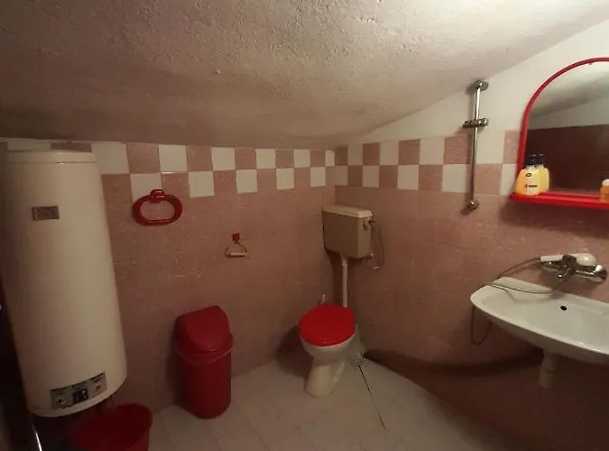 Trakia בית הארחה 2*